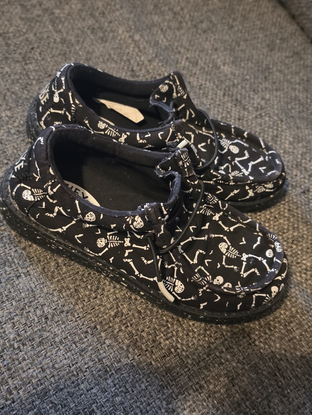 HEY DUDE Kids Halloween Black White Skelton Print Shoes Size C 13 - Picture 3 of 8